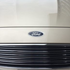 Ford fusion hybride devant