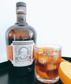 Cocktail Old Fashioned conçu avec le rhum Diplomático Mantuano